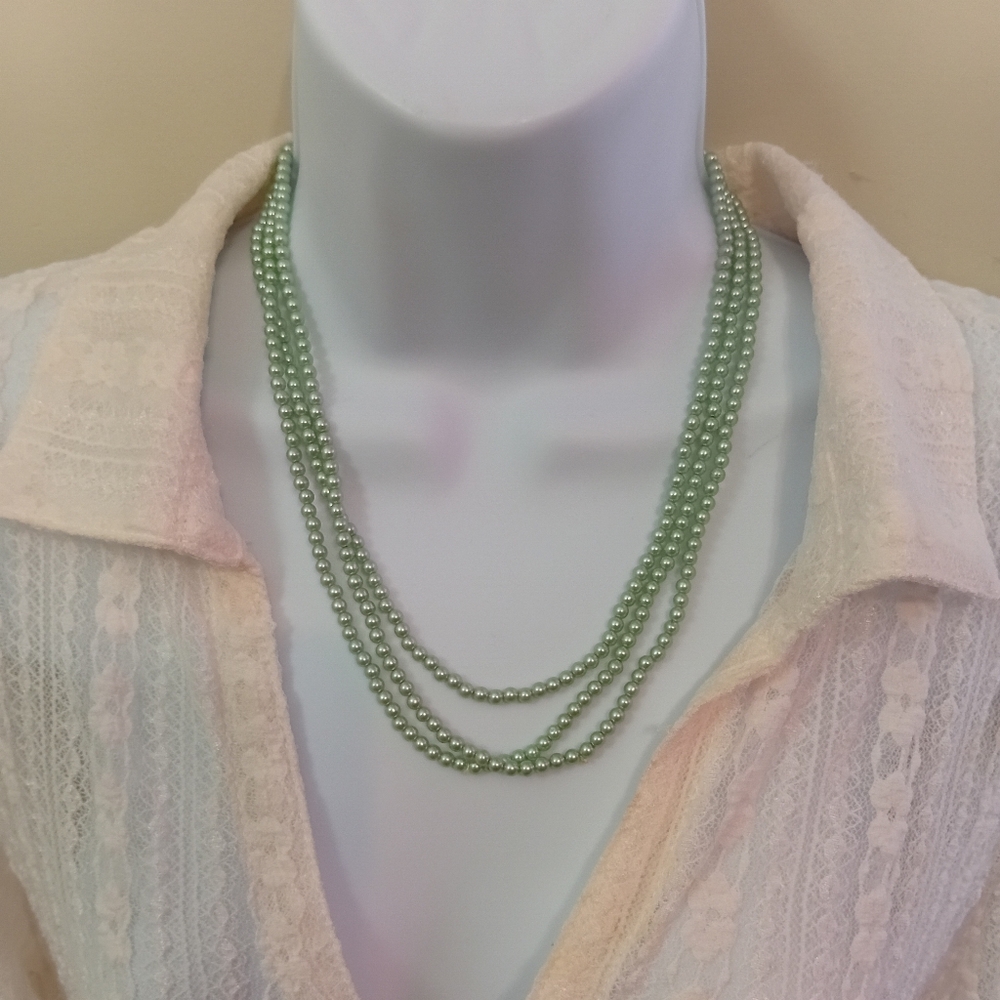 Elegant Green Beaded Necklace